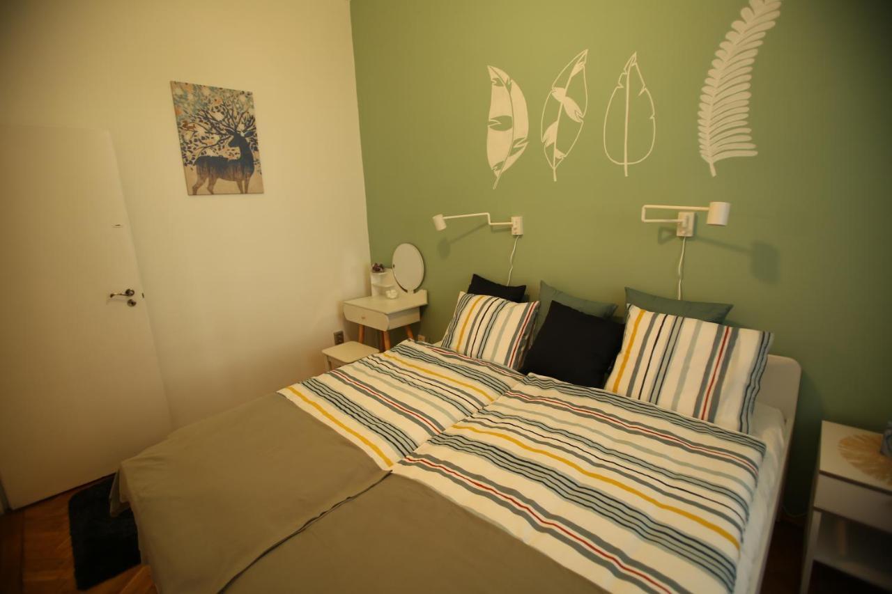 Ferienwohnung Castle Courtyard Hideaway Budapest Exterior foto