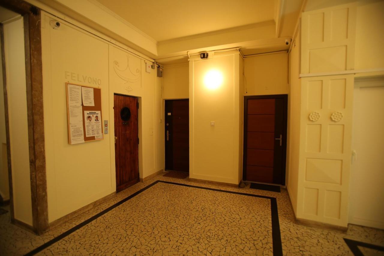 Ferienwohnung Castle Courtyard Hideaway Budapest Exterior foto