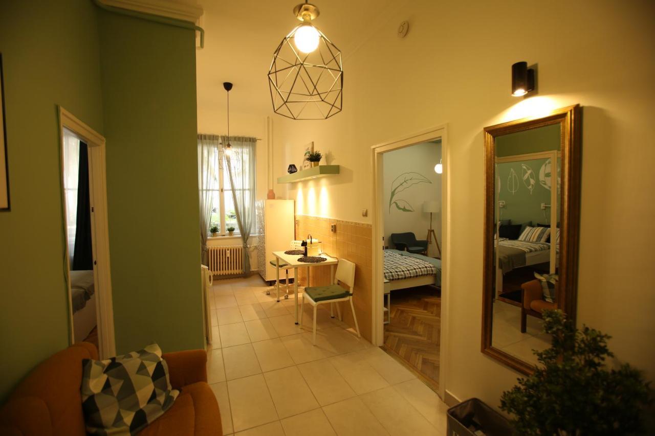Ferienwohnung Castle Courtyard Hideaway Budapest Exterior foto