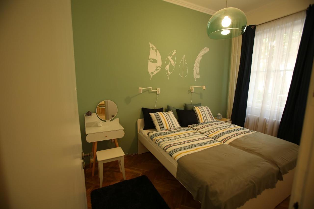 Ferienwohnung Castle Courtyard Hideaway Budapest Exterior foto