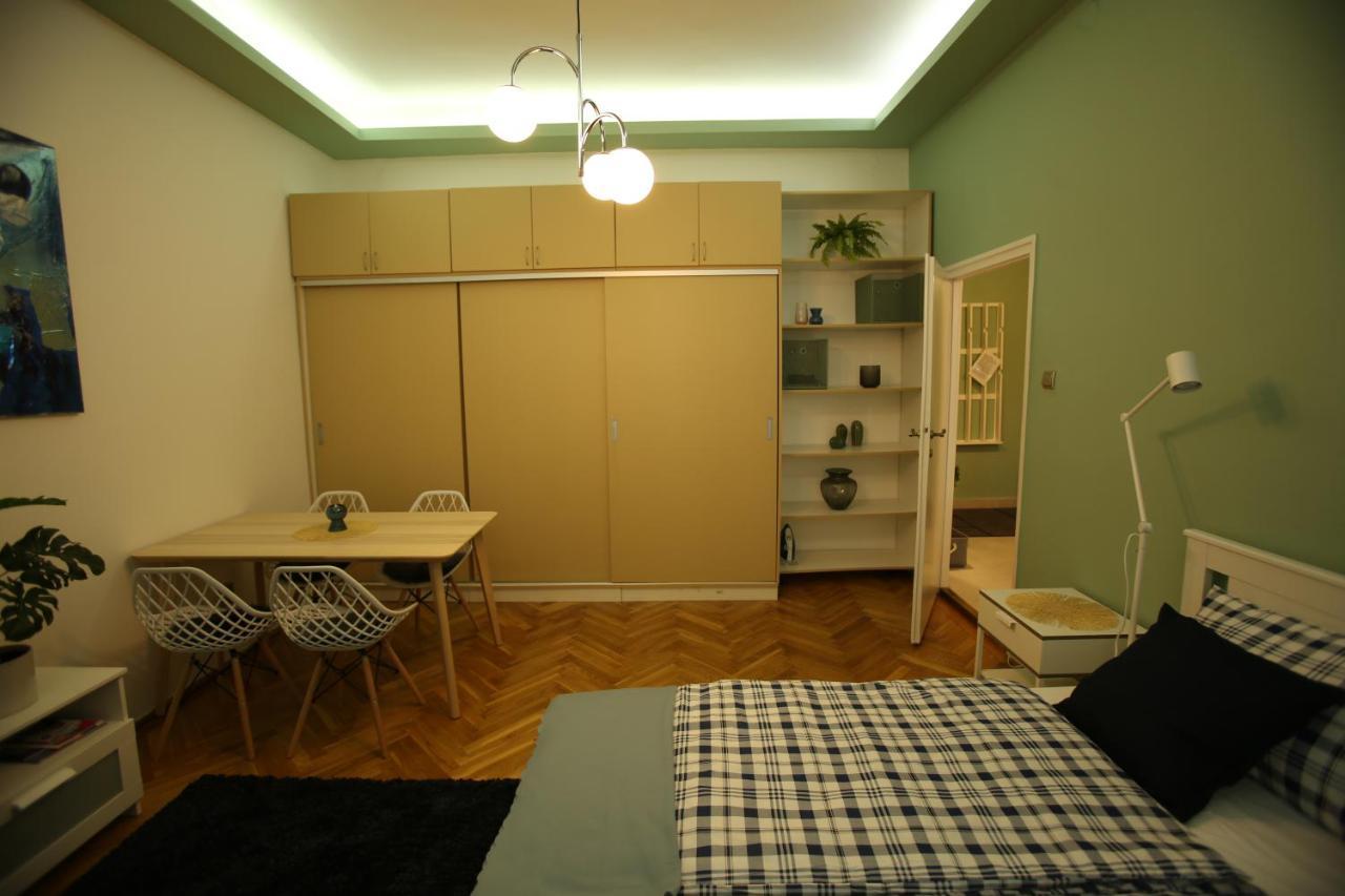 Ferienwohnung Castle Courtyard Hideaway Budapest Exterior foto